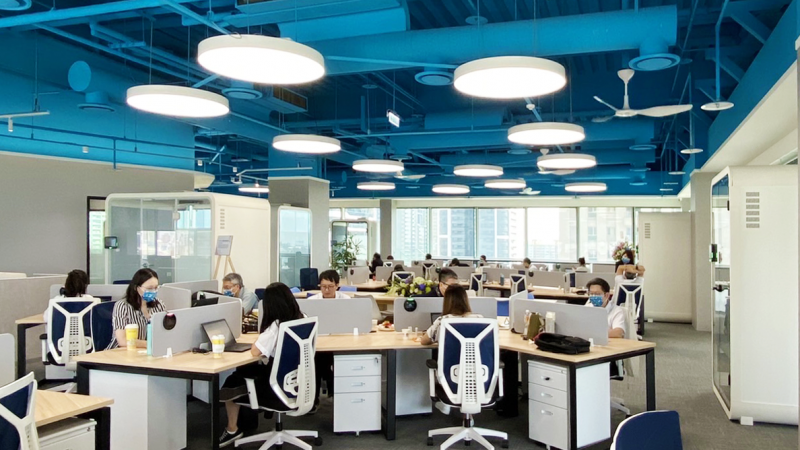 透過高雄據點的「AUO解決方案研發中心」建置，期強化南部人才的延攬及培育